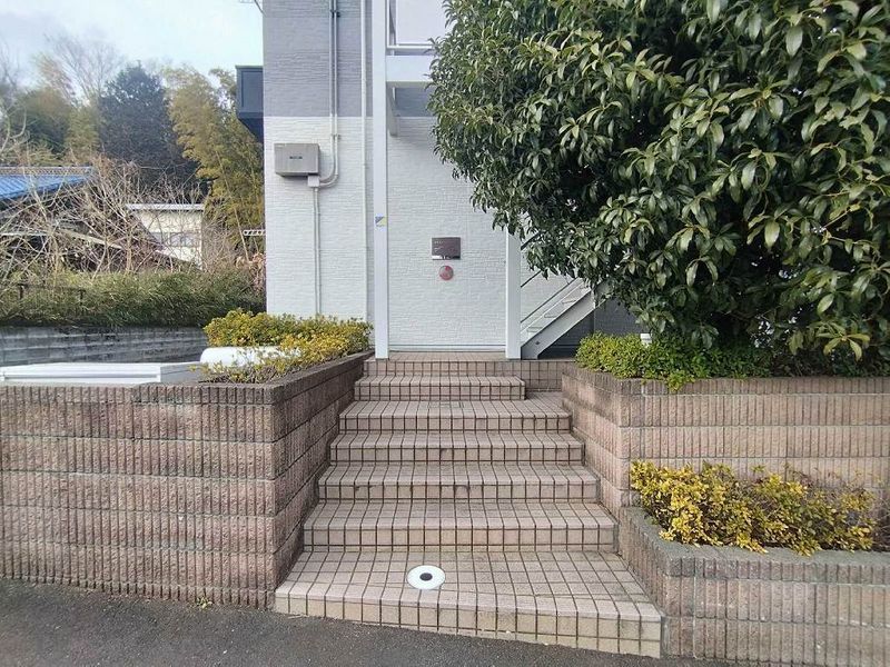 レオパレスカルム石川 エントランス