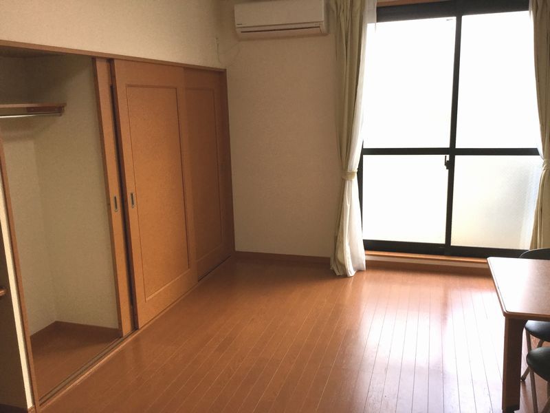 レオパレスｇｒａｎｄｅｕｒ　島 居間