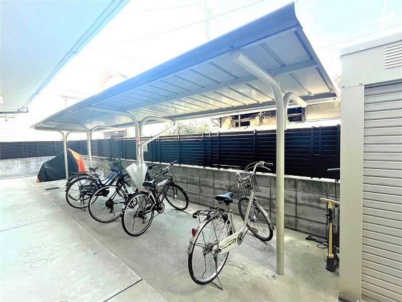 レオパレス匠 駐車場