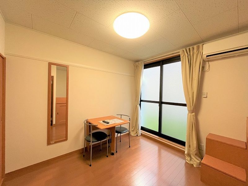 レオパレス黒髪 居間
