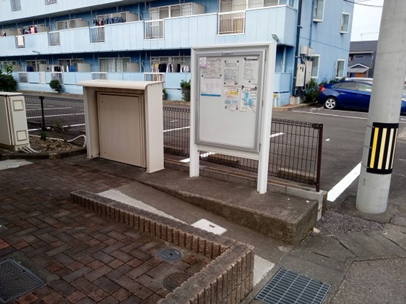 レオパレスフローラ エントランス