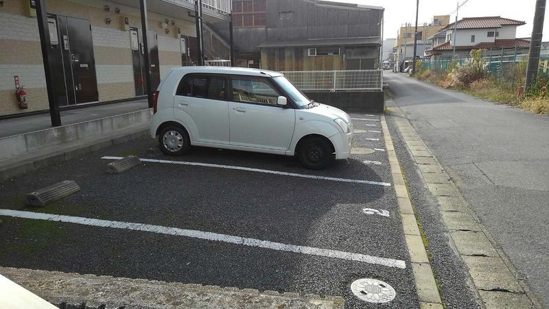 レオパレスキタパレス 駐車場