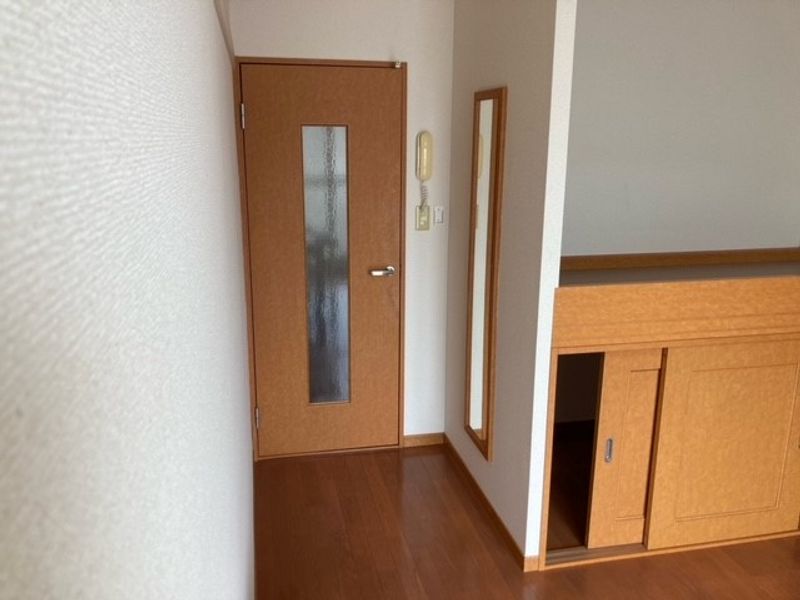 レオパレスグランドホープ 居間