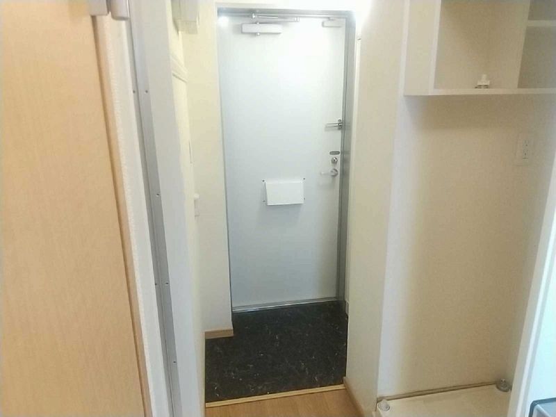 レオパレスアベニューⅡ 玄関