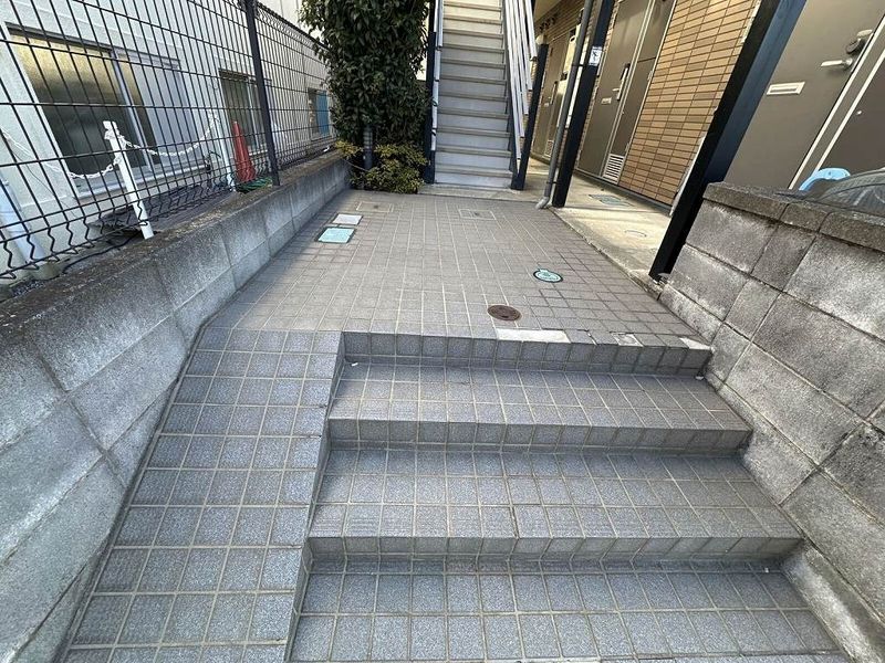レオパレスＨＡＲＭＯＮＹ エントランス