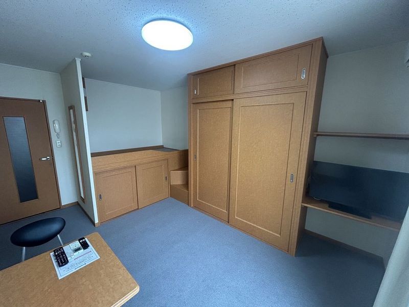 レオパレスコメットＢ 居間