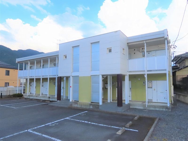 レオパレスちくま 外観