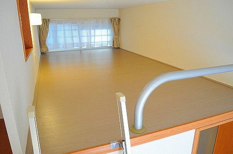 レオパレスシュテルン 居間