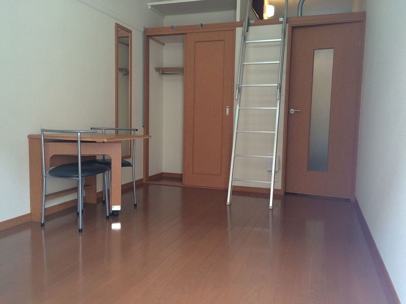 レオパレスボスコ 居間