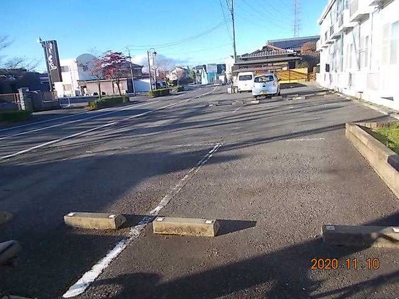レオパレスリバティ・ハシ 駐車場