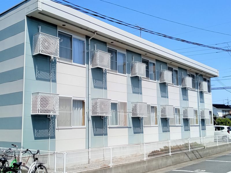 レオパレスセレステ湖山 外観