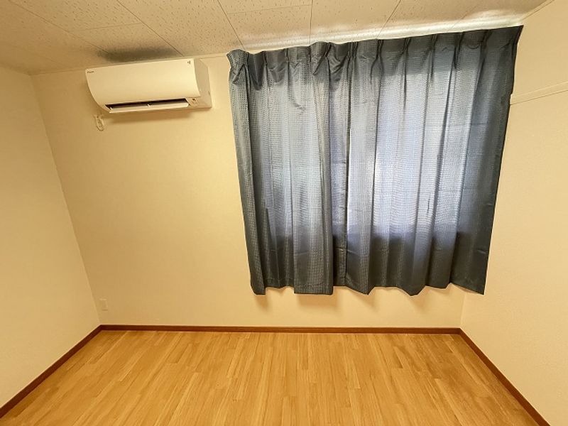 レオパレスグリーンハイツ 居間