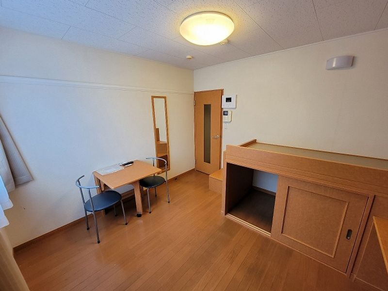 レオパレスデ　セルフィート 居間