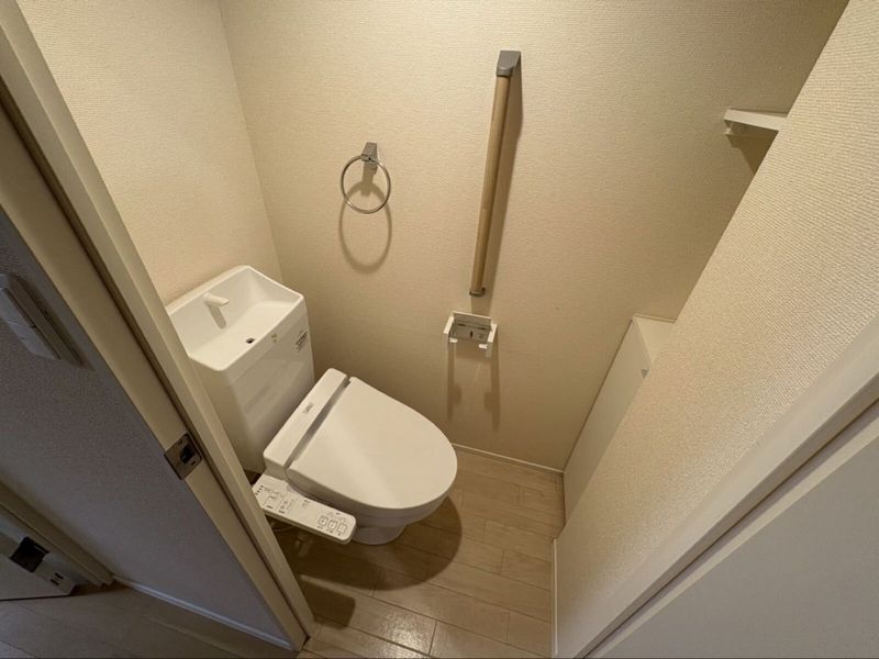 MIRANDA Myrtille Toilet