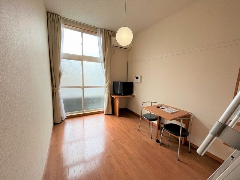 レオパレスメルツェ 居間