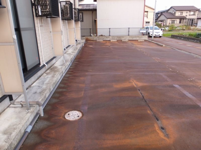 レオパレスあすなろ 駐車場