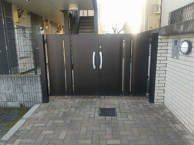 レオパレスプランドール稲城 エントランス