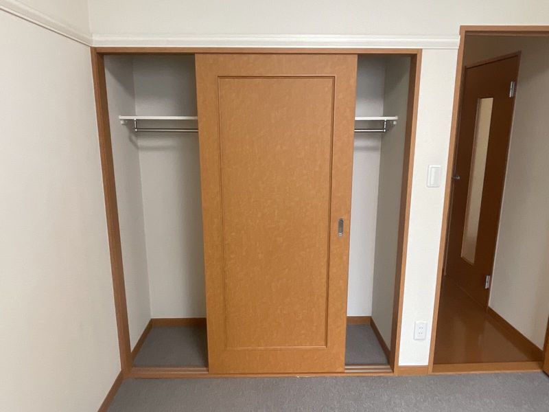 レオパレスシャルマン上 収納