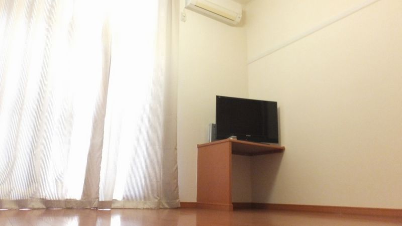 レオパレストゥー　ル　モンド 居間