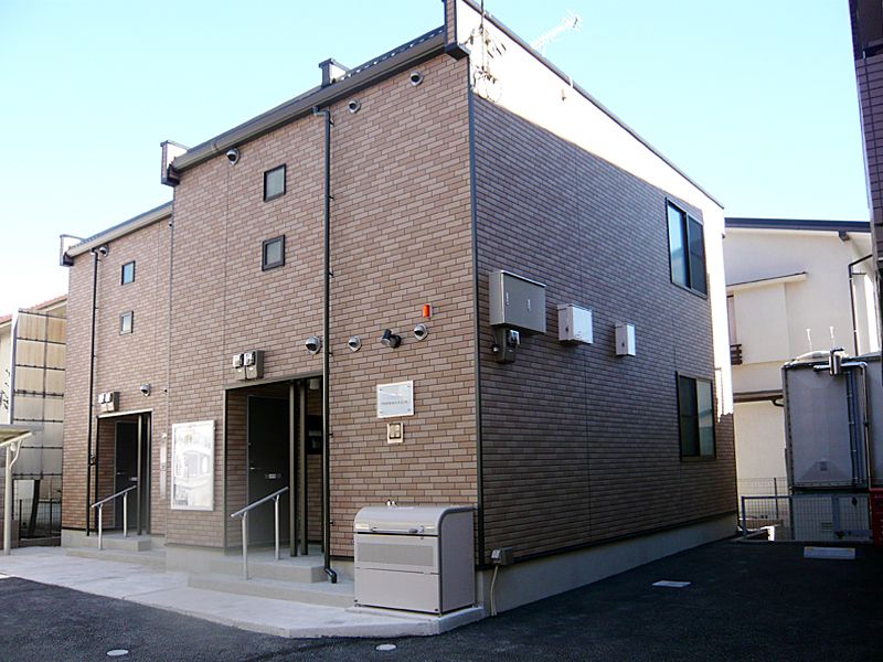 LEONEXT Braunes Heim III外观