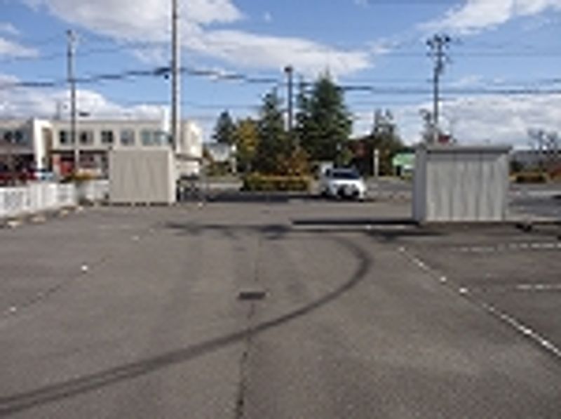 レオネクストサンハイム旭 駐車場
