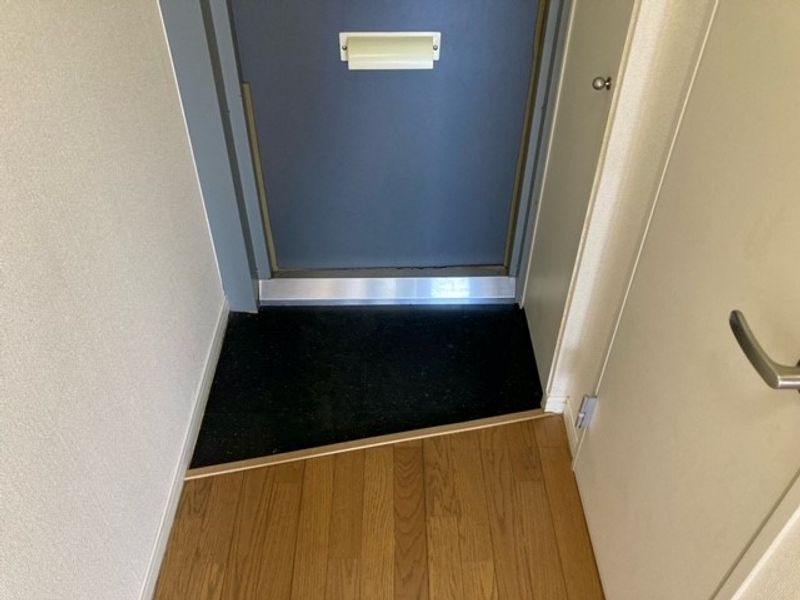 レオパレスＲａｆｆｉｎｅ 玄関
