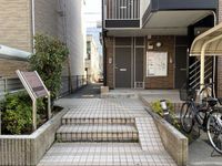 レオパレスＮｅｗ　Ｓａｙａｍａ エントランス