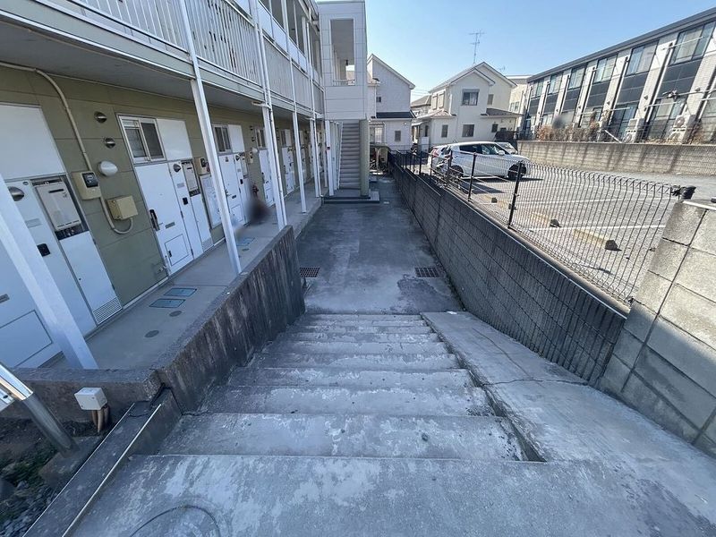 レオパレスかなめ２ エントランス
