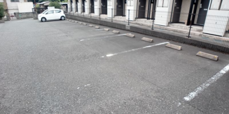 レオパレス高尾 駐車場