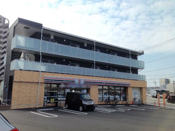 Bên ngoài LEONEXT Florezon Chuo