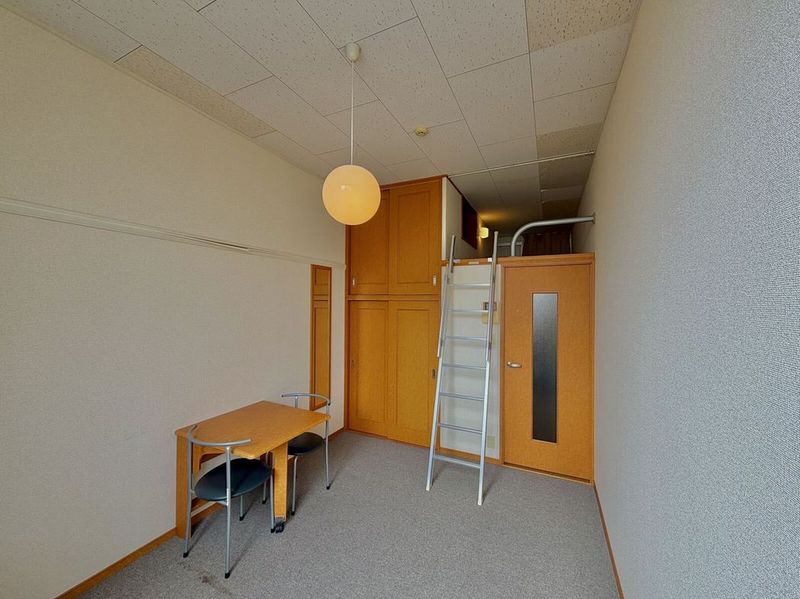 レオパレス唐ヶ原 居間