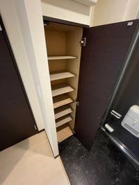 レオネクスト飛鳥 玄関