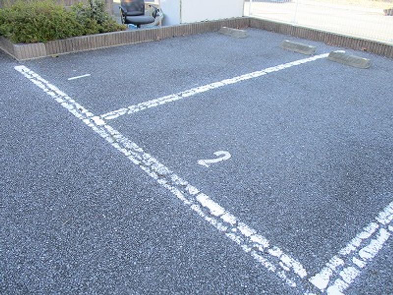 レオパレスカメリアひたち野Ⅰ 駐車場