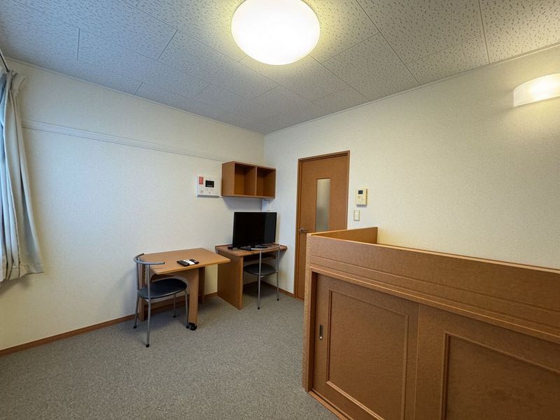 レオパレスかりがね 居間