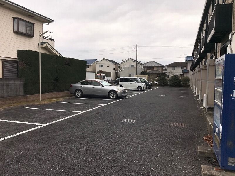 レオパレスＰｏｌａｒｉｓ 駐車場