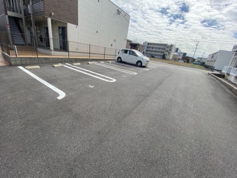 レオパレスＷｉｌｌ　Ｂ 駐車場