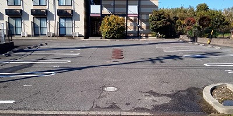 レオパレスＳＥＡＳＩＤＥ鬼崎 駐車場
