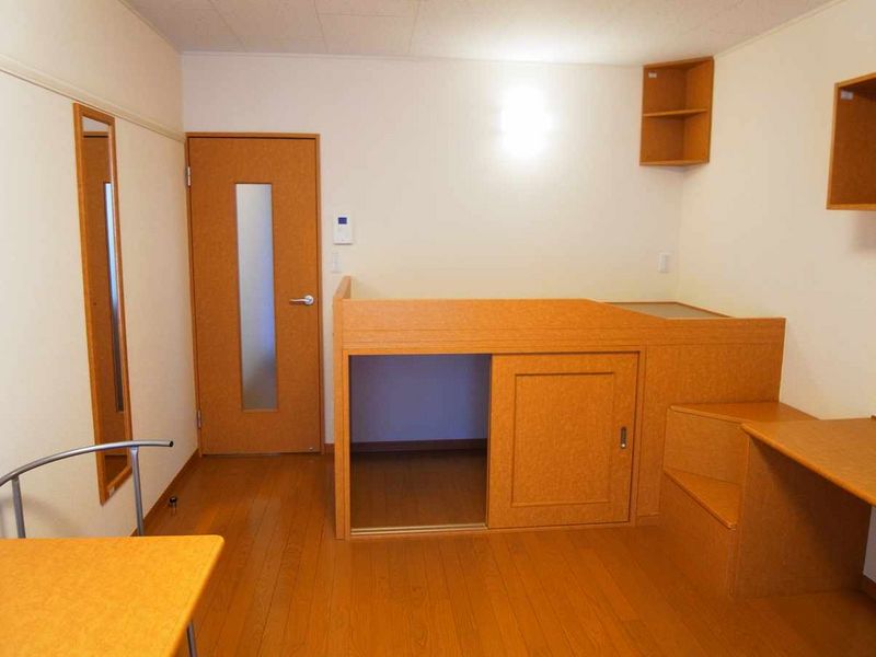 レオパレスベアフルーツ 居間