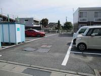 レオパレスコンフォール 駐車場