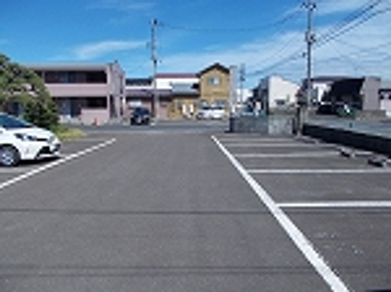 レオパレスリバティー１ 駐車場