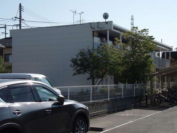 レオパレスひまわり 外観