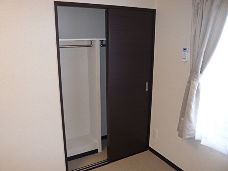 レオネクスト川原 収納