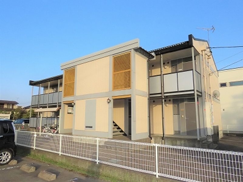レオパレスミレナリス 外観