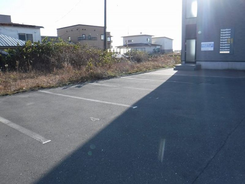 レオパレスクレール苫小牧 駐車場