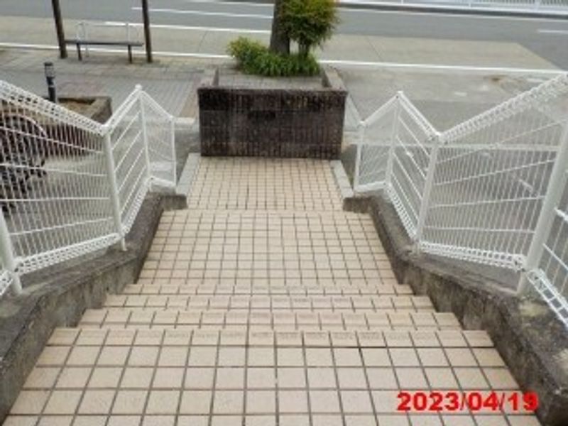 レオパレスＩＳＨＩＤＡ エントランス