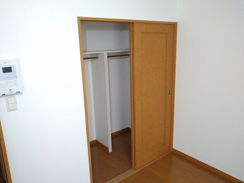 レオパレス羽根木 収納