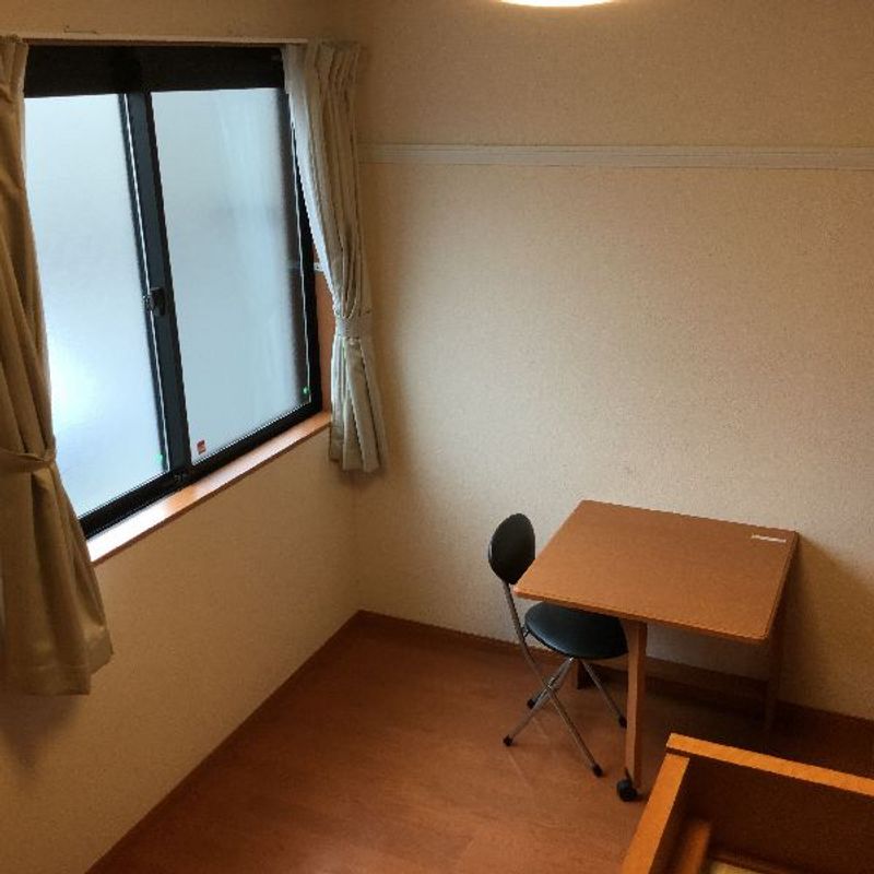 レオパレスせせらぎ 居間