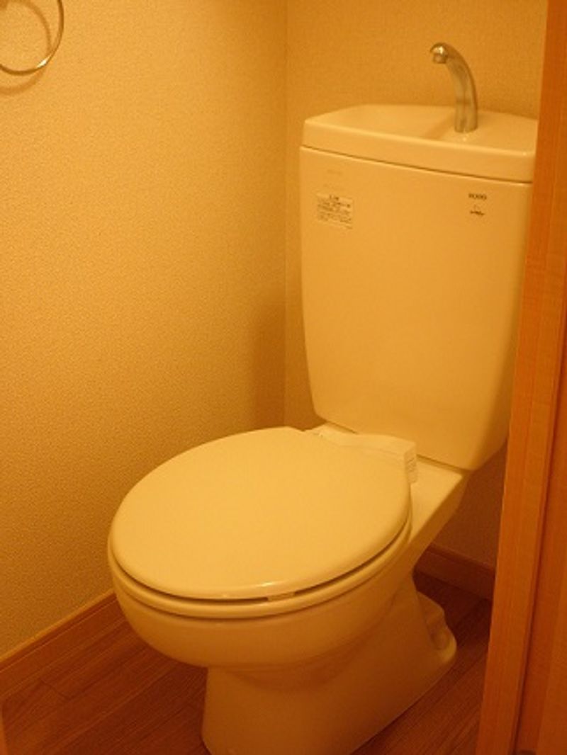 レオパレスセザル トイレ