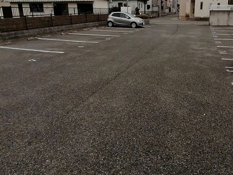 レオパレスオアシスⅡ 駐車場