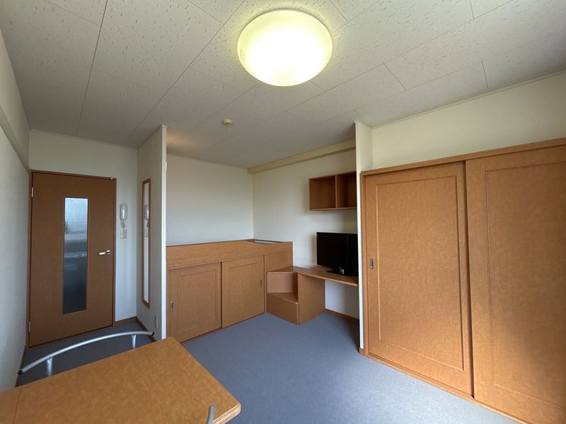 レオパレス海誠 居間